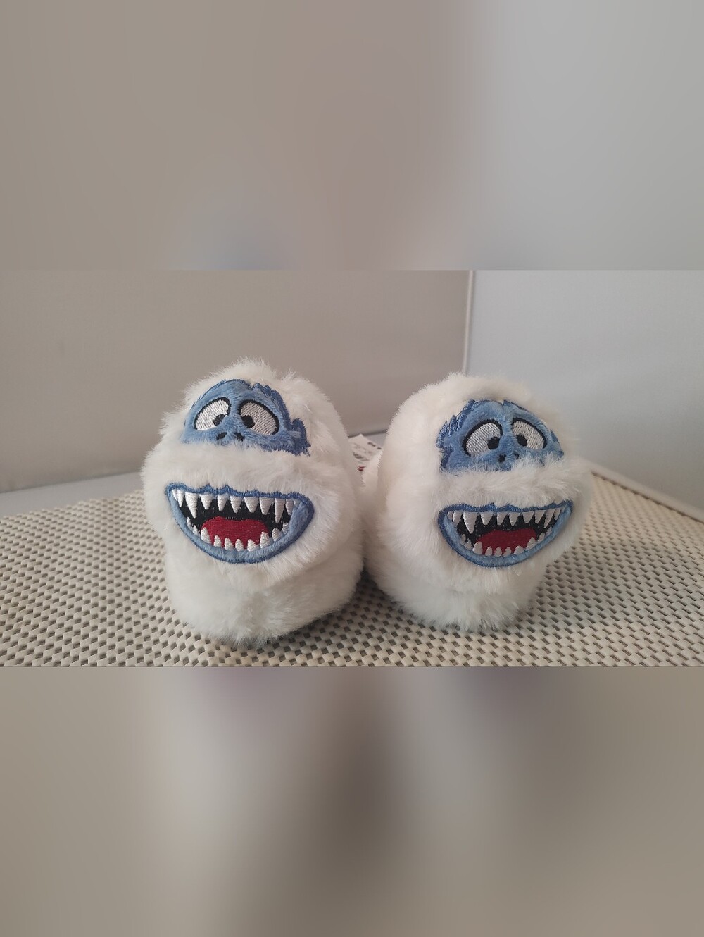 Toddler Size 2 Slippers Yeti Snowman Plush NWT